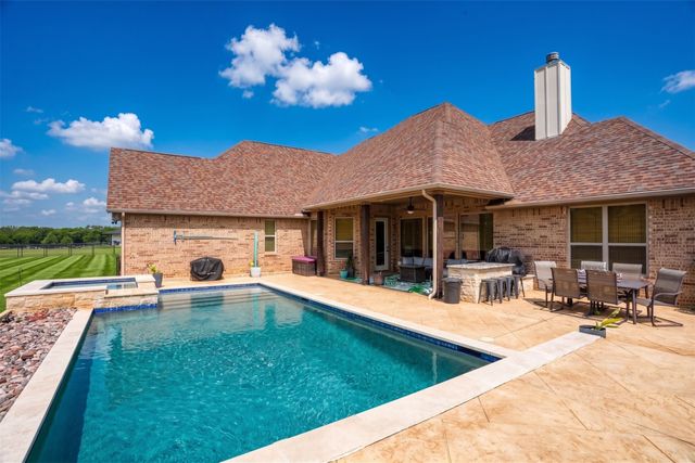 30 Laura Circle, Gunter, TX 75058