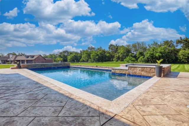 30 Laura Circle, Gunter, TX 75058