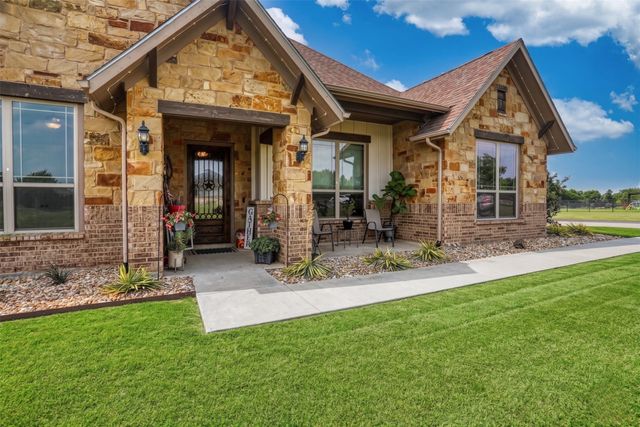 30 Laura Circle, Gunter, TX 75058