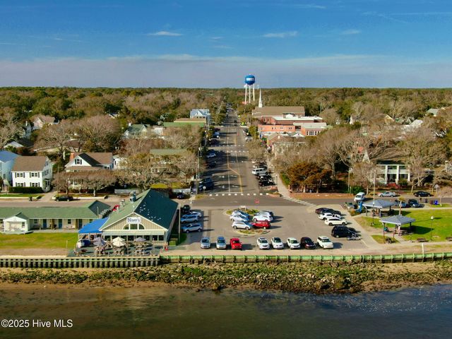 1110 Caney Court, Southport, NC 28461