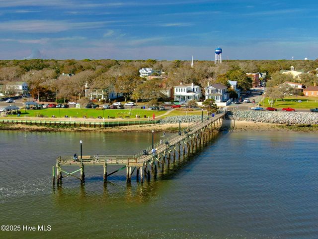 1110 Caney Court, Southport, NC 28461