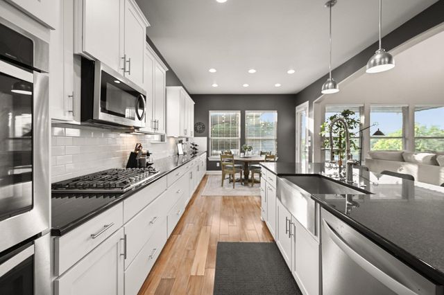 22524 Rock Wren RD, Spicewood, TX 78669