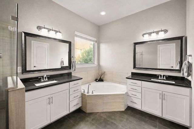 22524 Rock Wren RD, Spicewood, TX 78669