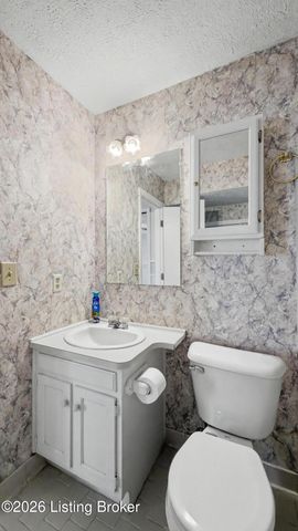 610 Stivers Rd, Louisville, KY 40207
