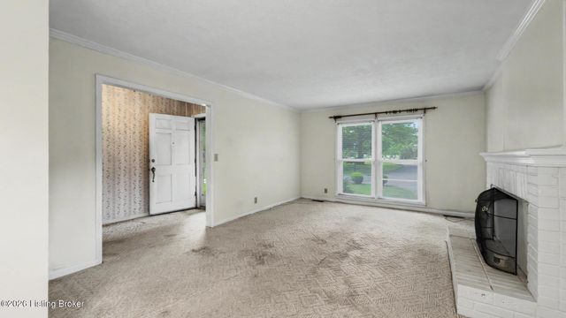 610 Stivers Rd, Louisville, KY 40207