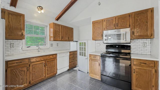 610 Stivers Rd, Louisville, KY 40207