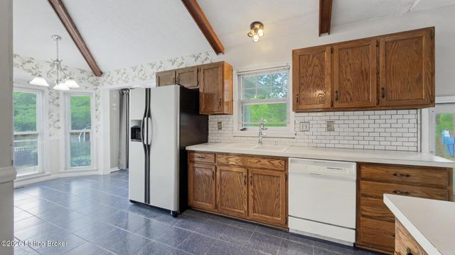 610 Stivers Rd, Louisville, KY 40207