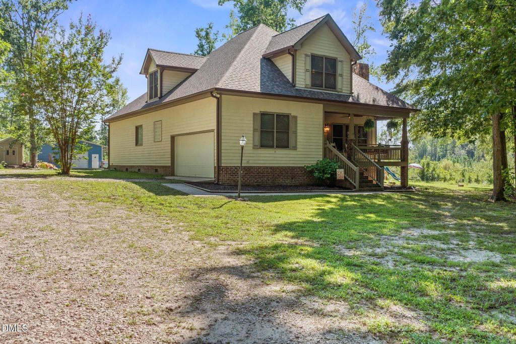 1025 Lake Shore Drive, Wendell, NC 27591