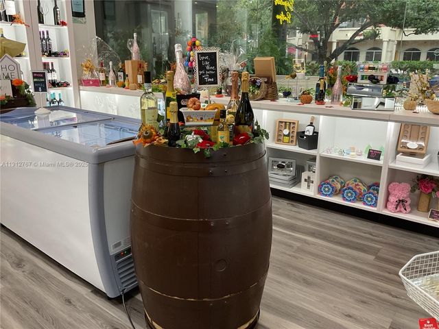 6701 Main St, Miami Lakes, FL 33014