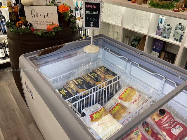 6701 Main St, Miami Lakes, FL 33014