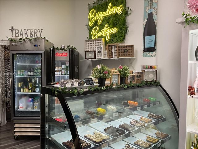 6701 Main St, Miami Lakes, FL 33014