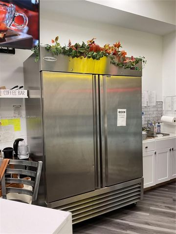 6701 Main St, Miami Lakes, FL 33014