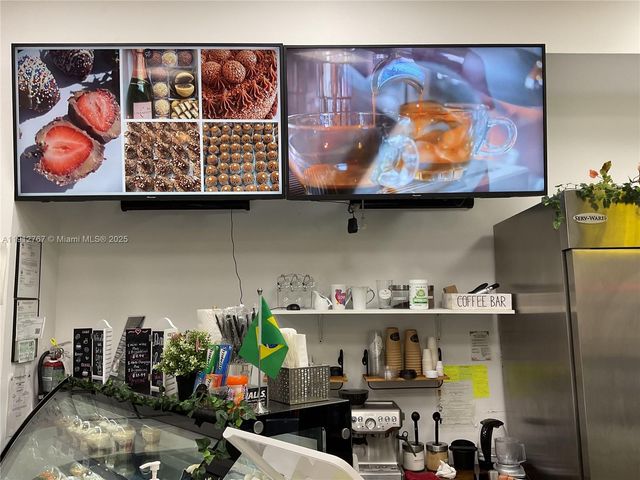 6701 Main St, Miami Lakes, FL 33014