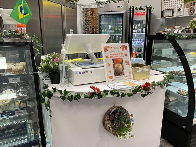 6701 Main St, Miami Lakes, FL 33014