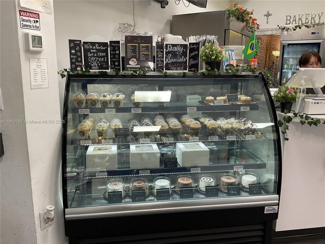 6701 Main St, Miami Lakes, FL 33014