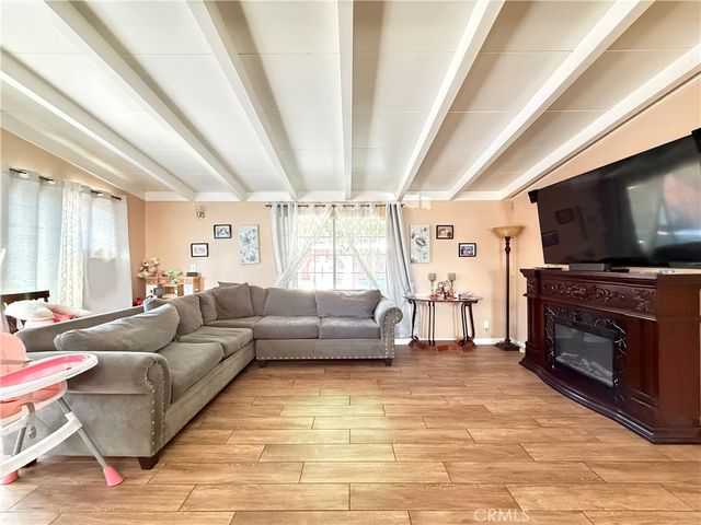 44020 3rd E, Lancaster, CA 93535