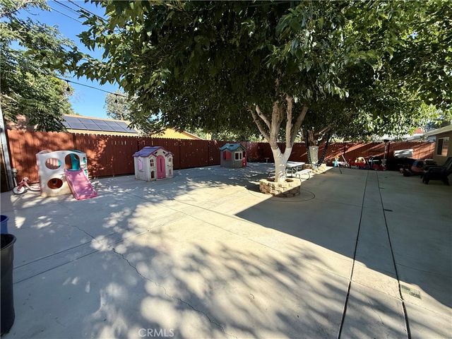 44020 3rd E, Lancaster, CA 93535