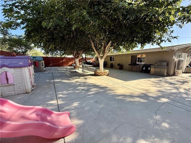 44020 3rd E, Lancaster, CA 93535