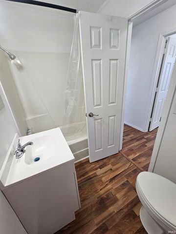 117 E Catherine Street, Flora, IN 46929