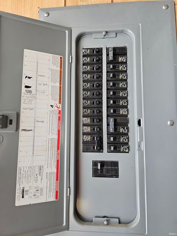 117 E Catherine Street, Flora, IN 46929