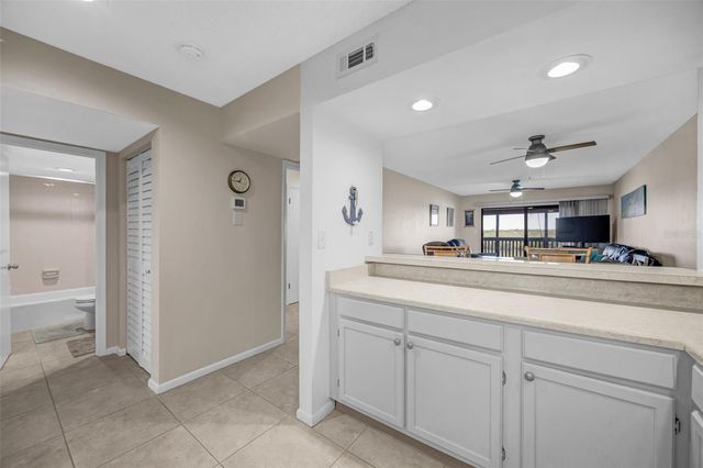 803 BAHIA DEL SOL DRIVE B, Ruskin, FL 33570