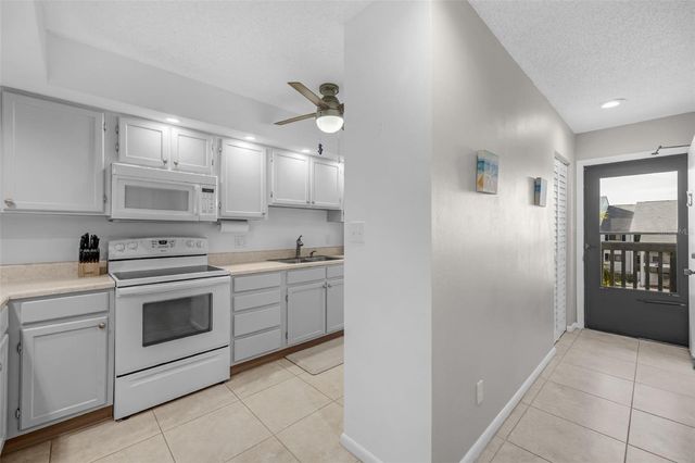 803 BAHIA DEL SOL DRIVE B, Ruskin, FL 33570