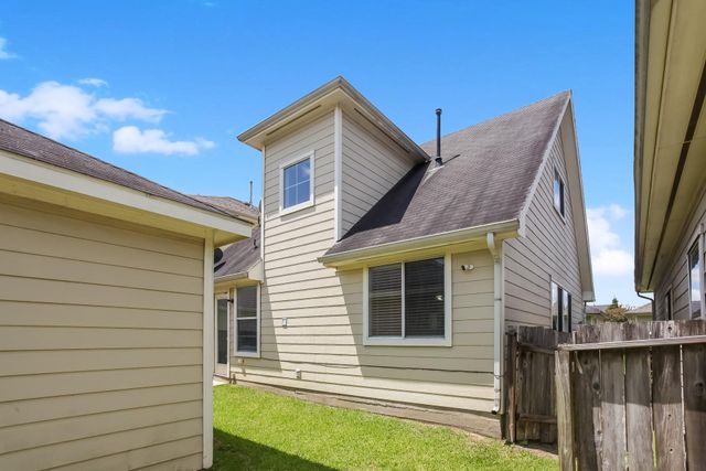 1523 Nichole Woods Drive, Houston, TX 77047