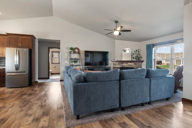 1657 RED OAK STREET, Green Bay, WI 54313