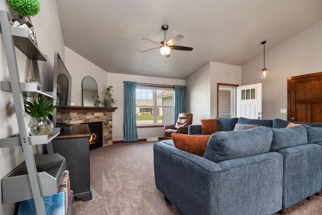 1657 RED OAK STREET, Green Bay, WI 54313