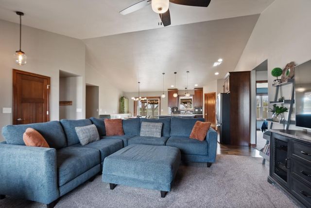 1657 RED OAK STREET, Green Bay, WI 54313