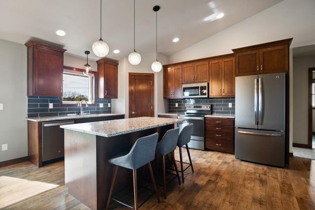 1657 RED OAK STREET, Green Bay, WI 54313