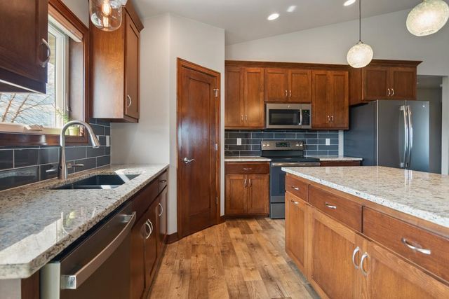 1657 RED OAK STREET, Green Bay, WI 54313