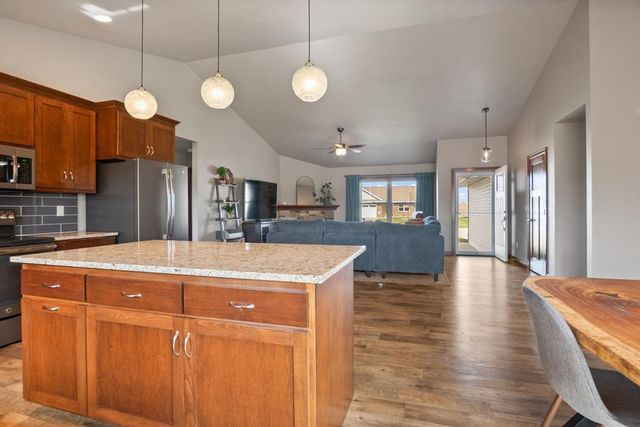 1657 RED OAK STREET, Green Bay, WI 54313