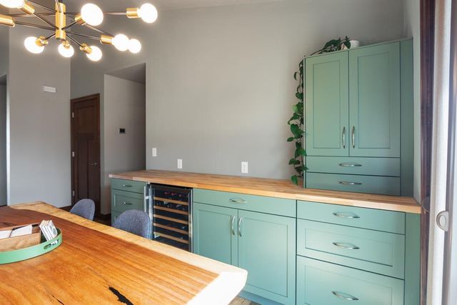 1657 RED OAK STREET, Green Bay, WI 54313