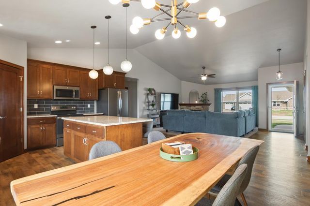 1657 RED OAK STREET, Green Bay, WI 54313
