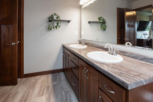 1657 RED OAK STREET, Green Bay, WI 54313