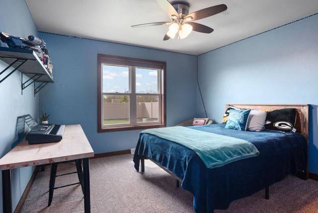 1657 RED OAK STREET, Green Bay, WI 54313