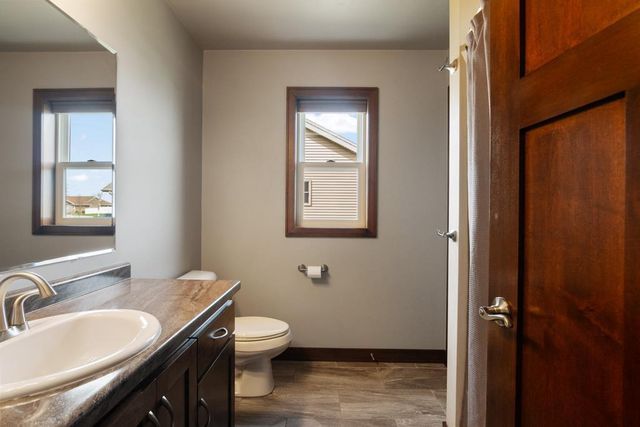1657 RED OAK STREET, Green Bay, WI 54313