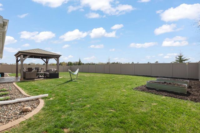 1657 RED OAK STREET, Green Bay, WI 54313