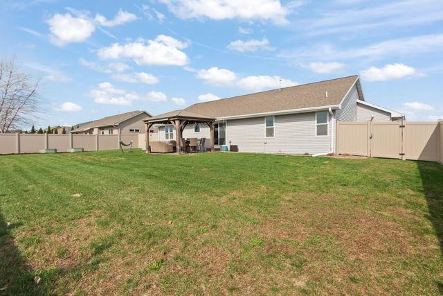 1657 RED OAK STREET, Green Bay, WI 54313