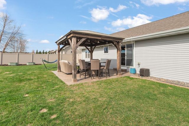 1657 RED OAK STREET, Green Bay, WI 54313