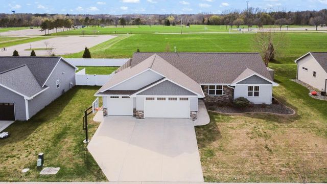 1657 RED OAK STREET, Green Bay, WI 54313