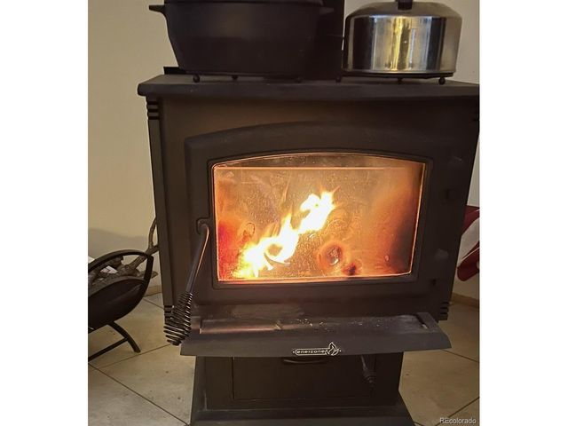 1686 Cimarron Dr, Hartsel, CO 80449