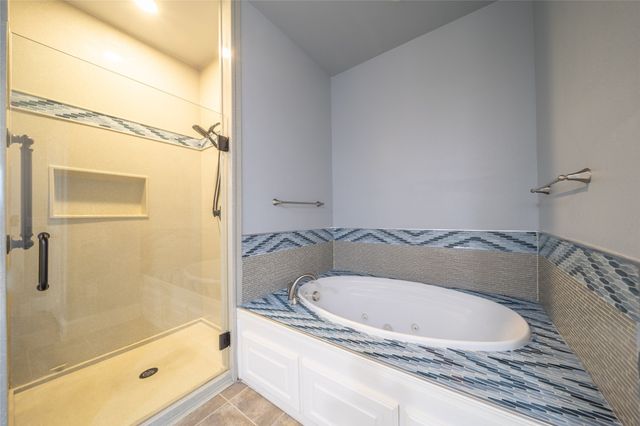 500 Waters Edge Drive 214, Lake Dallas, TX 75065