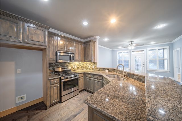 500 Waters Edge Drive 214, Lake Dallas, TX 75065