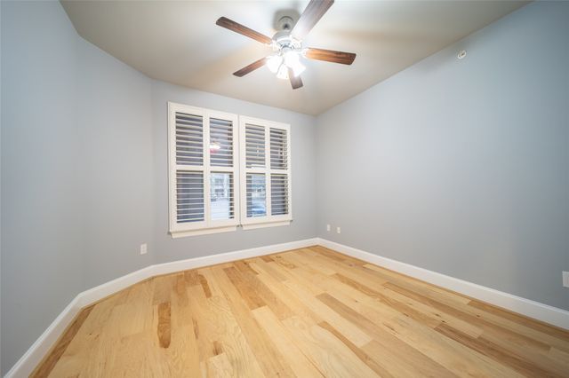 500 Waters Edge Drive 214, Lake Dallas, TX 75065
