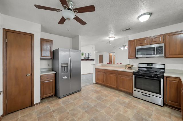 2723 Goldspring Lane, Spring, TX 77373