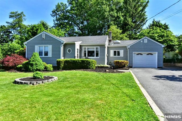 11 Mountain Ridge Drive, Wayne, NJ 07470