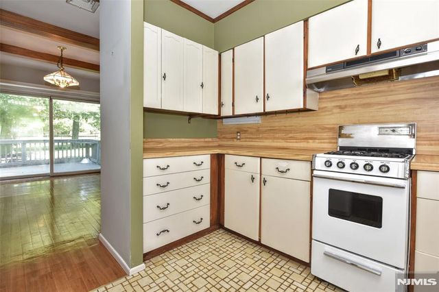 11 Mountain Ridge Drive, Wayne, NJ 07470