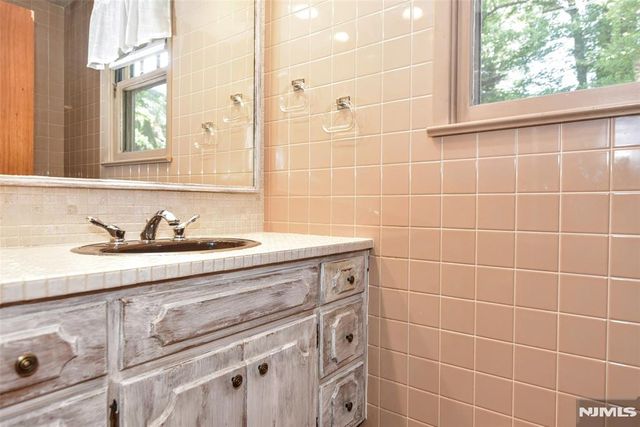 11 Mountain Ridge Drive, Wayne, NJ 07470